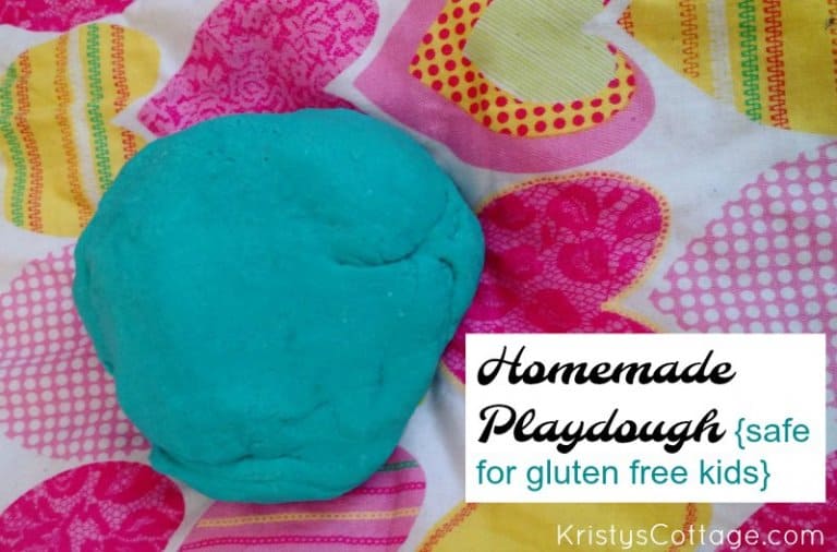 Homemade Play Dough Recipe {safe for gluten free kids}