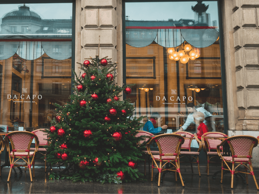 Stress Free Holiday Tips :: 4 Ways to Live Well Through Christmas